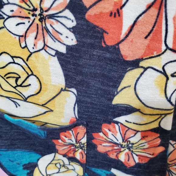 Gorgeous Floral Lularoe Comfy Sarah - Picture 3 of 5